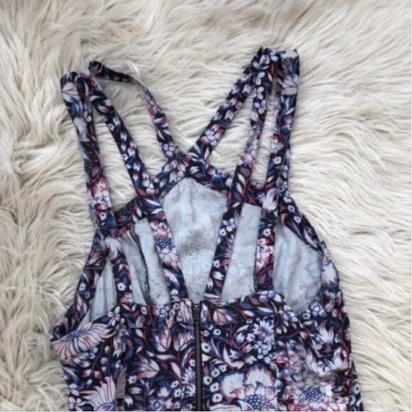 Urban Outfitters Ecote Floral Patterned Strappy Romper - Picture 4 of 5